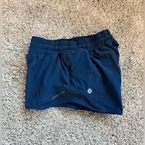 Lululemon Shorts
Hotty Hot
Low Rise
2.5 Inseam
True Navy